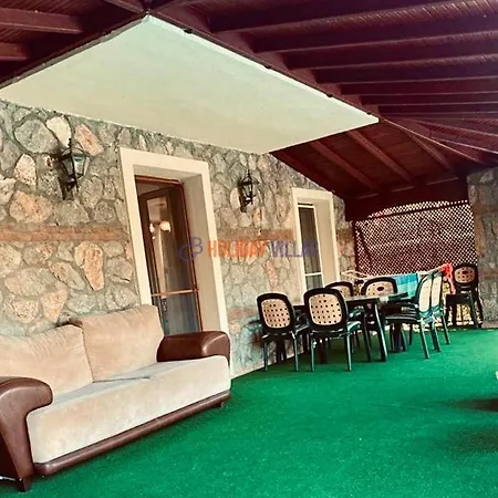 Villa Larissa